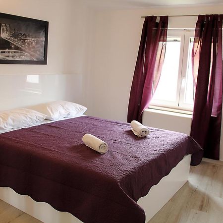Apartments Silvija Primošten المظهر الخارجي الصورة