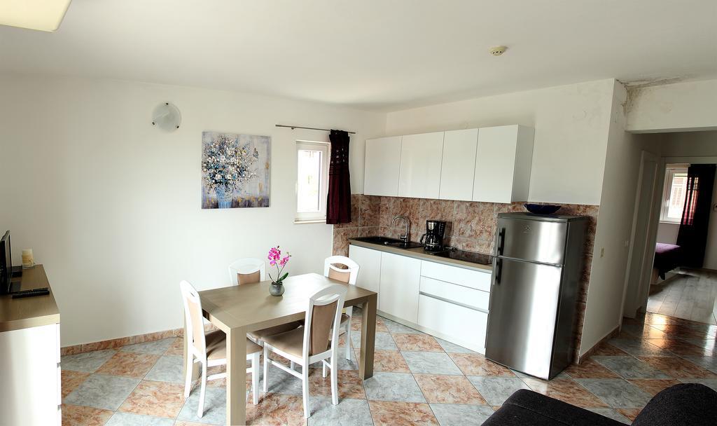 Apartments Silvija Primošten المظهر الخارجي الصورة