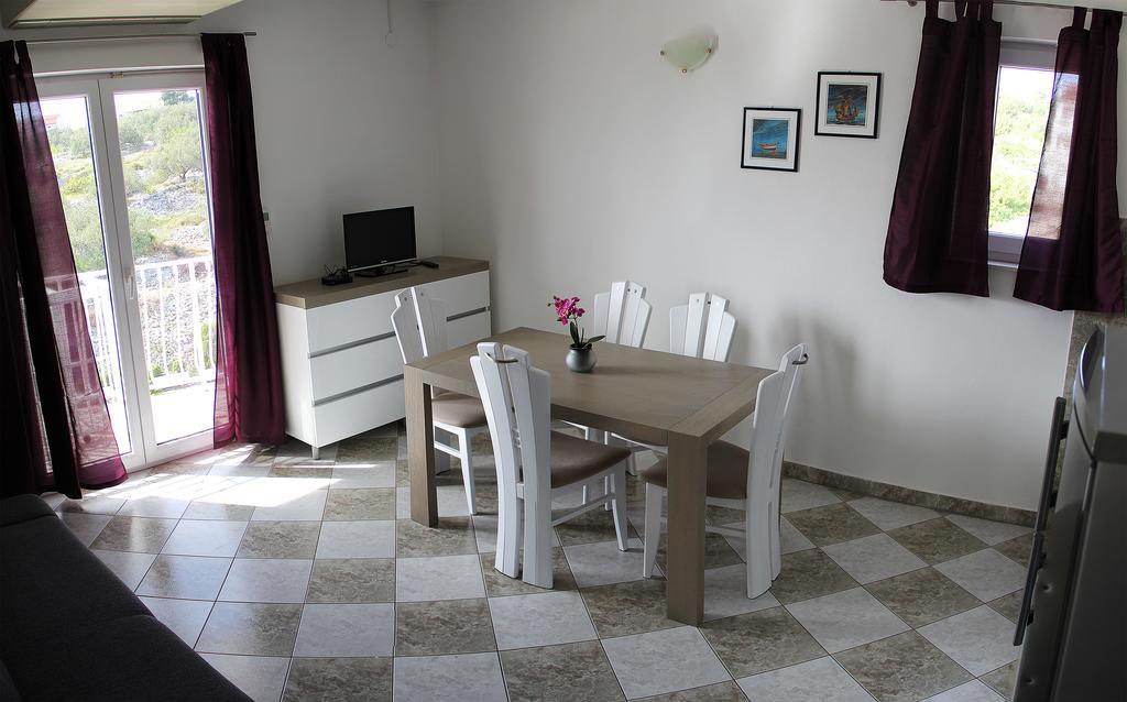 Apartments Silvija Primošten المظهر الخارجي الصورة