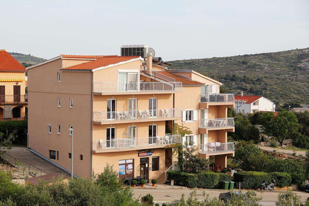 Apartments Silvija Primošten المظهر الخارجي الصورة